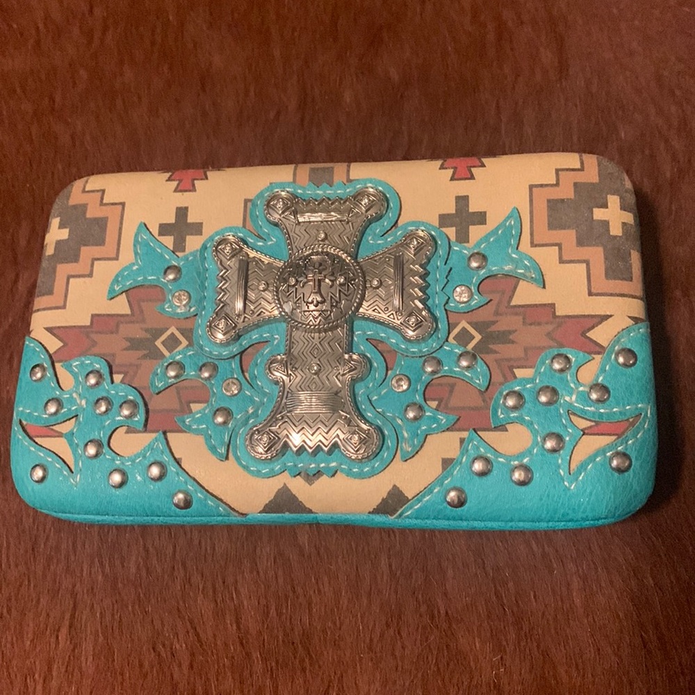 Women’s western wallet. Turquoise with cross detail.